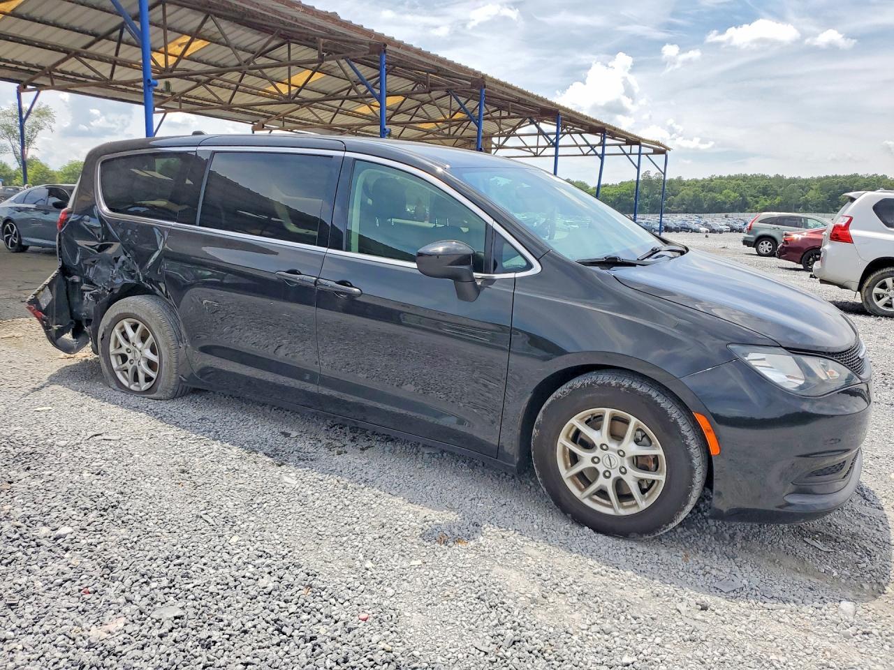 2022 Chrysler Voyager Lx - Фото 4