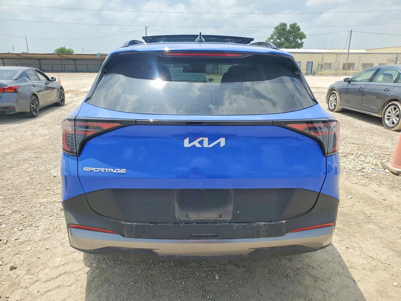 2026 Kia Sportage Ex - Image 6