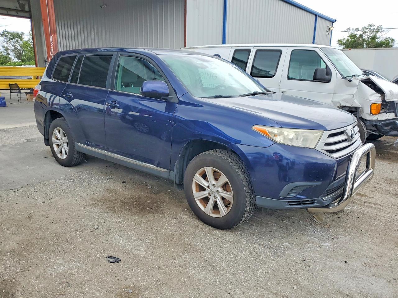 2013 Toyota Highlander Base - Image 4