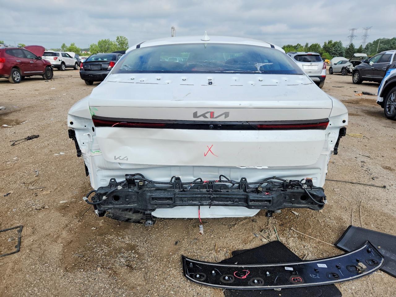 2025 Kia K4 Lxs - Image 6