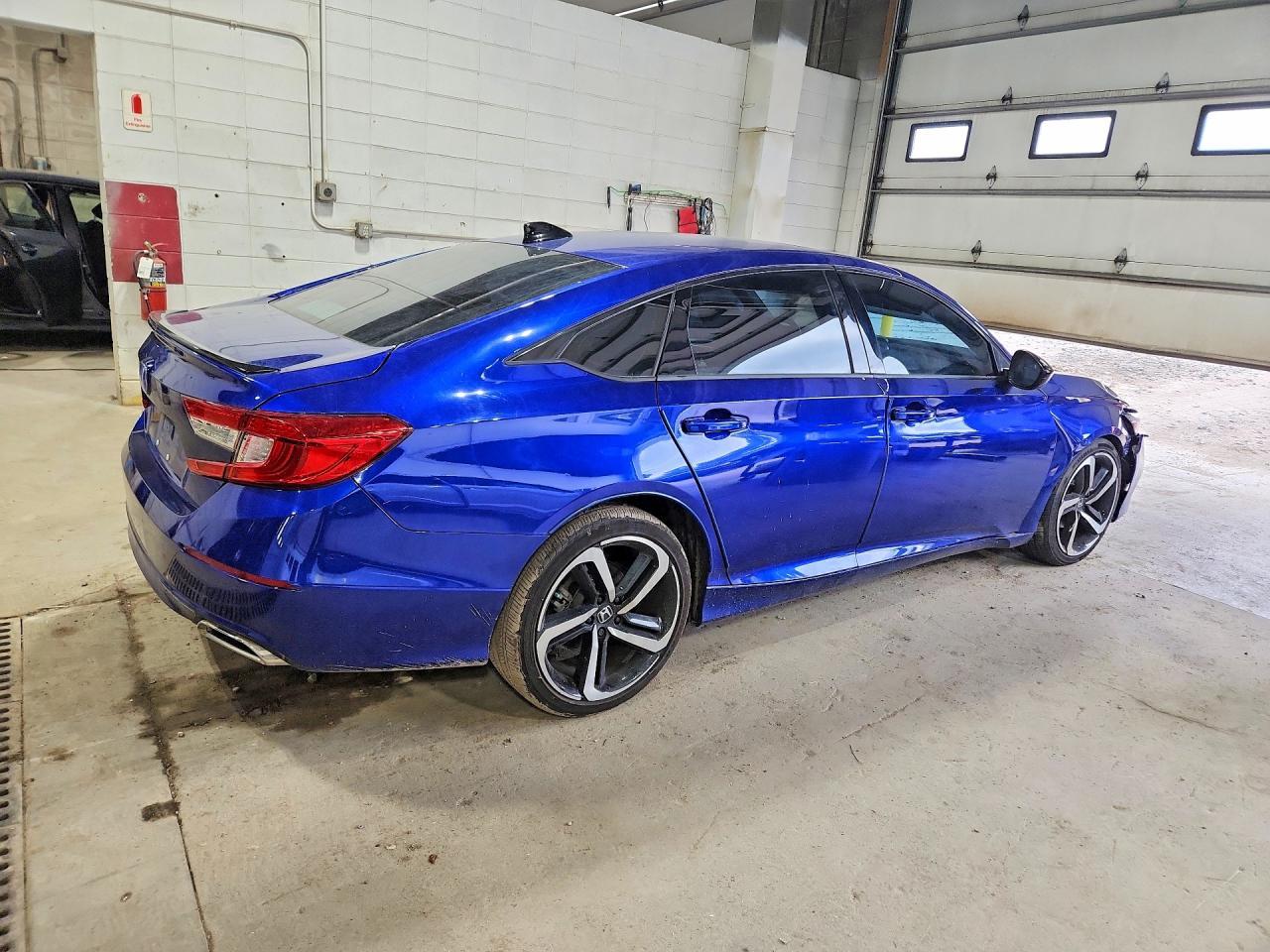 2022 Honda Accord Sport - Фото 3