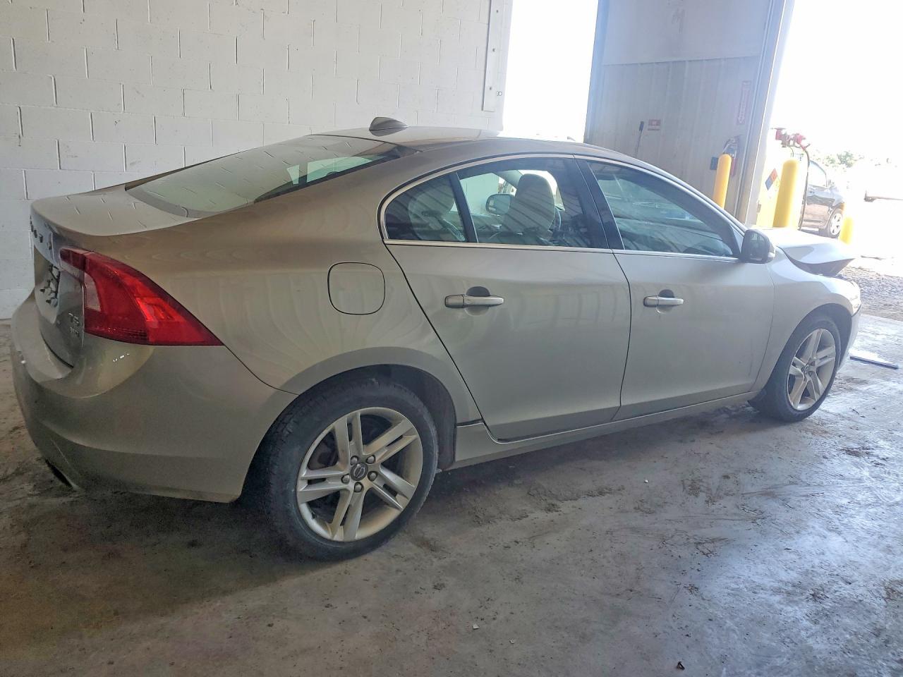 2015 Volvo S60 Premier - Image 3