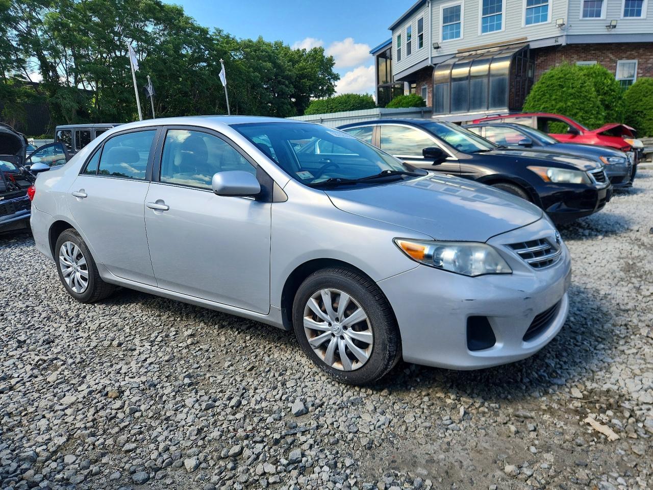 2013 Toyota Corolla Le - Image 4