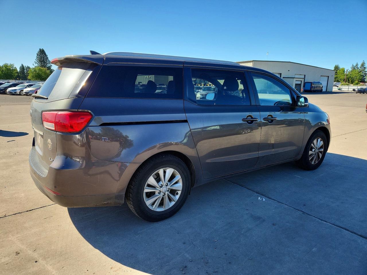 2016 Kia Sedona Lx - Image 3