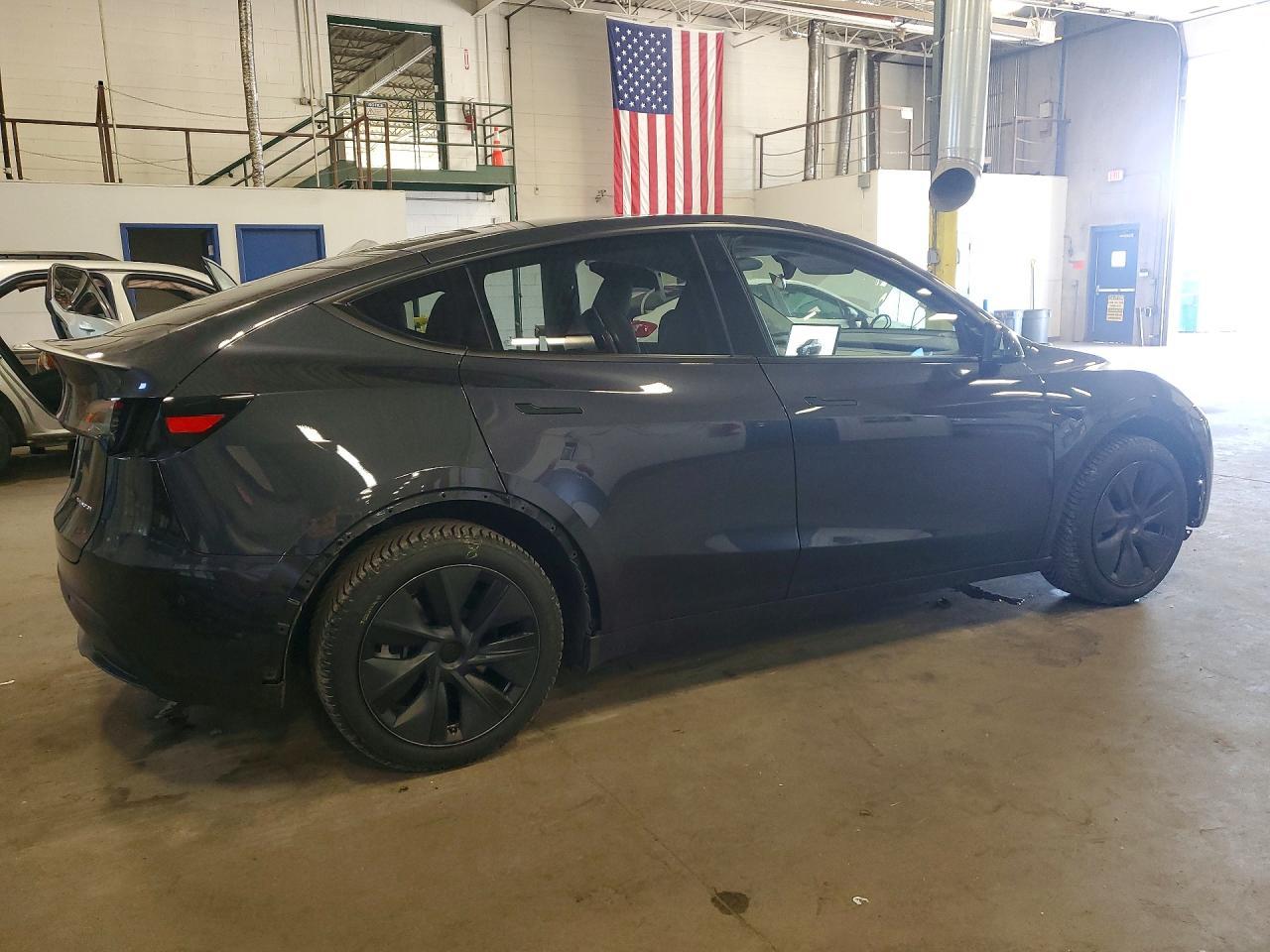 2024 Tesla Model Y - Фото 3