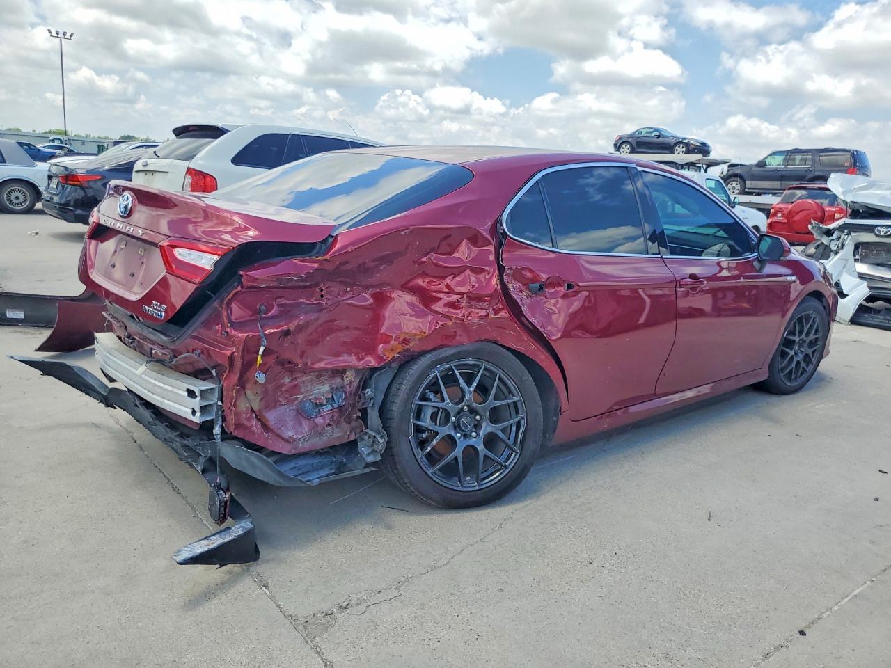 2018 Toyota Camry Hybrid Xle - Фото 3