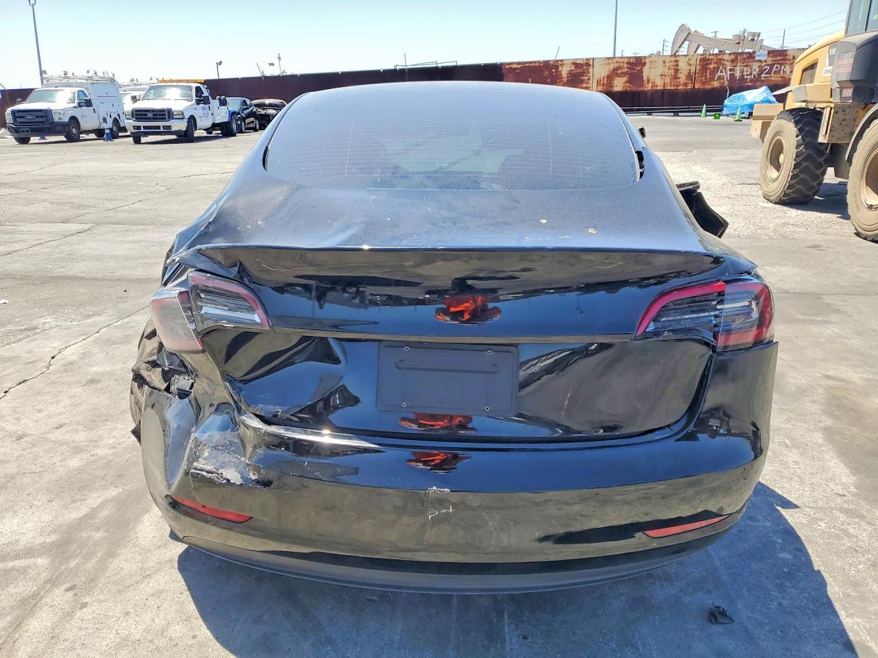 2022 Tesla Model 3 - Фото 6