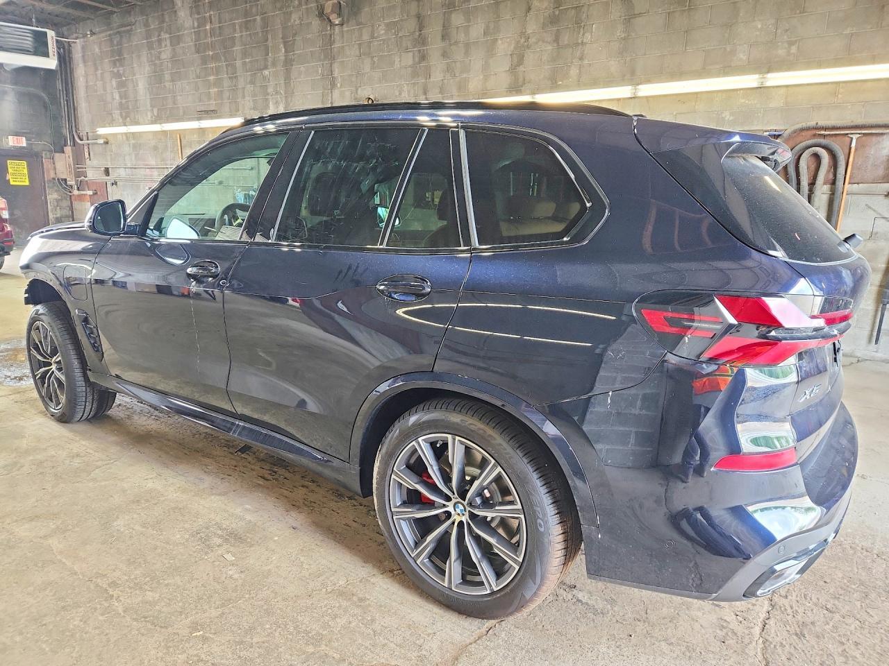 2026 BMW X5 xDrive50E - Фото 2