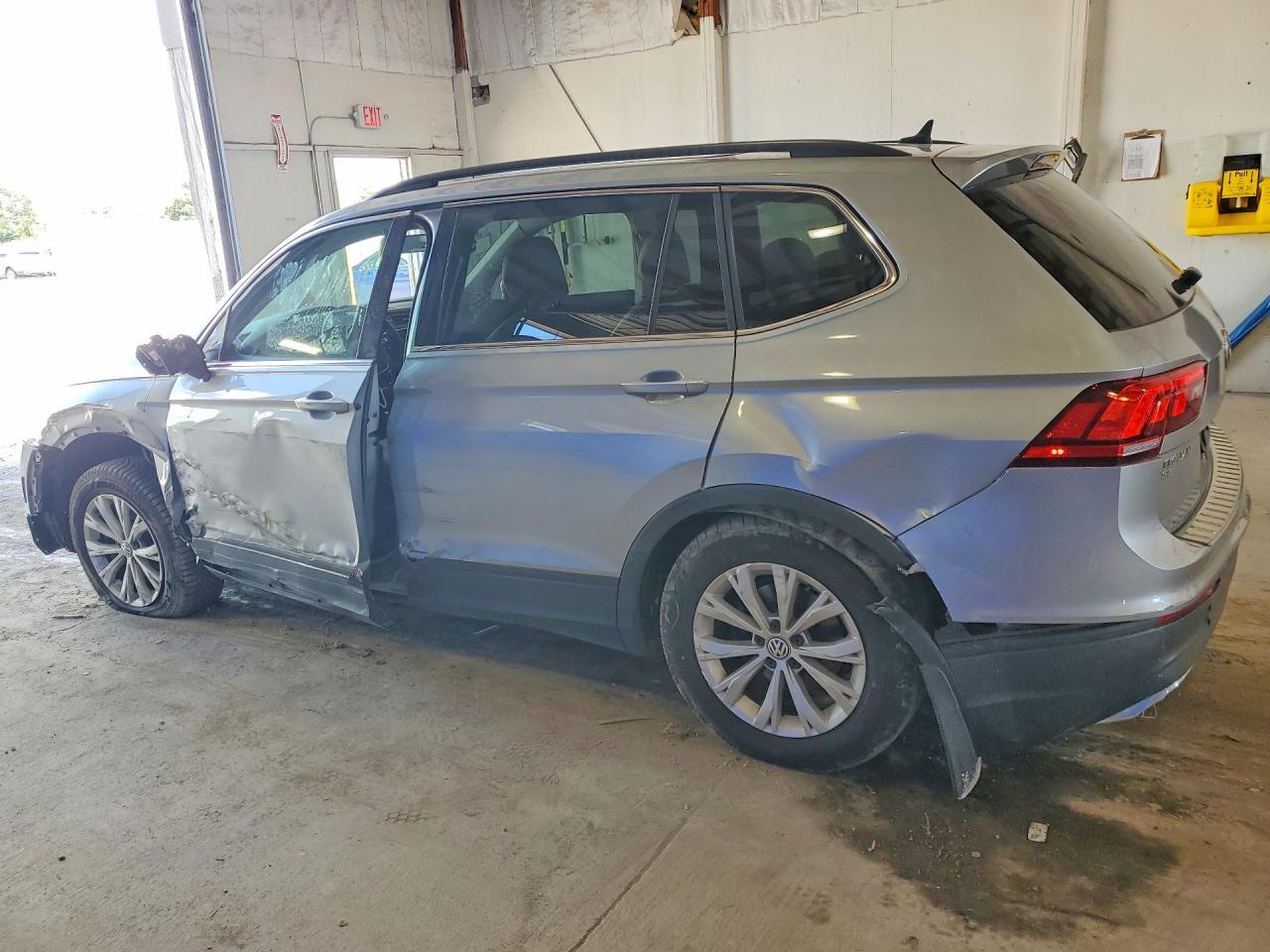 2019 Volkswagen Tiguan Se - Фото 2