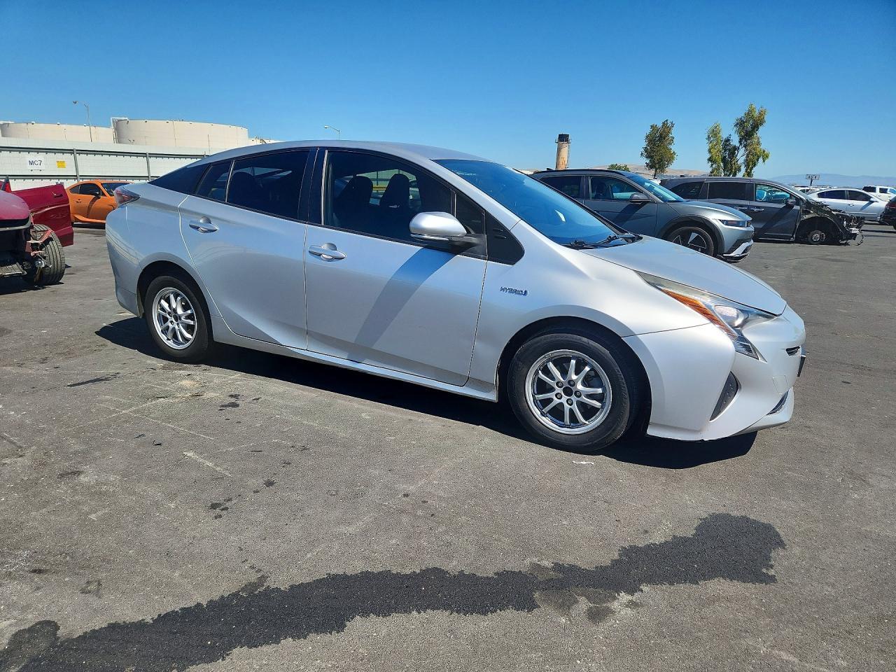 2017 Toyota Prius Two - Фото 4