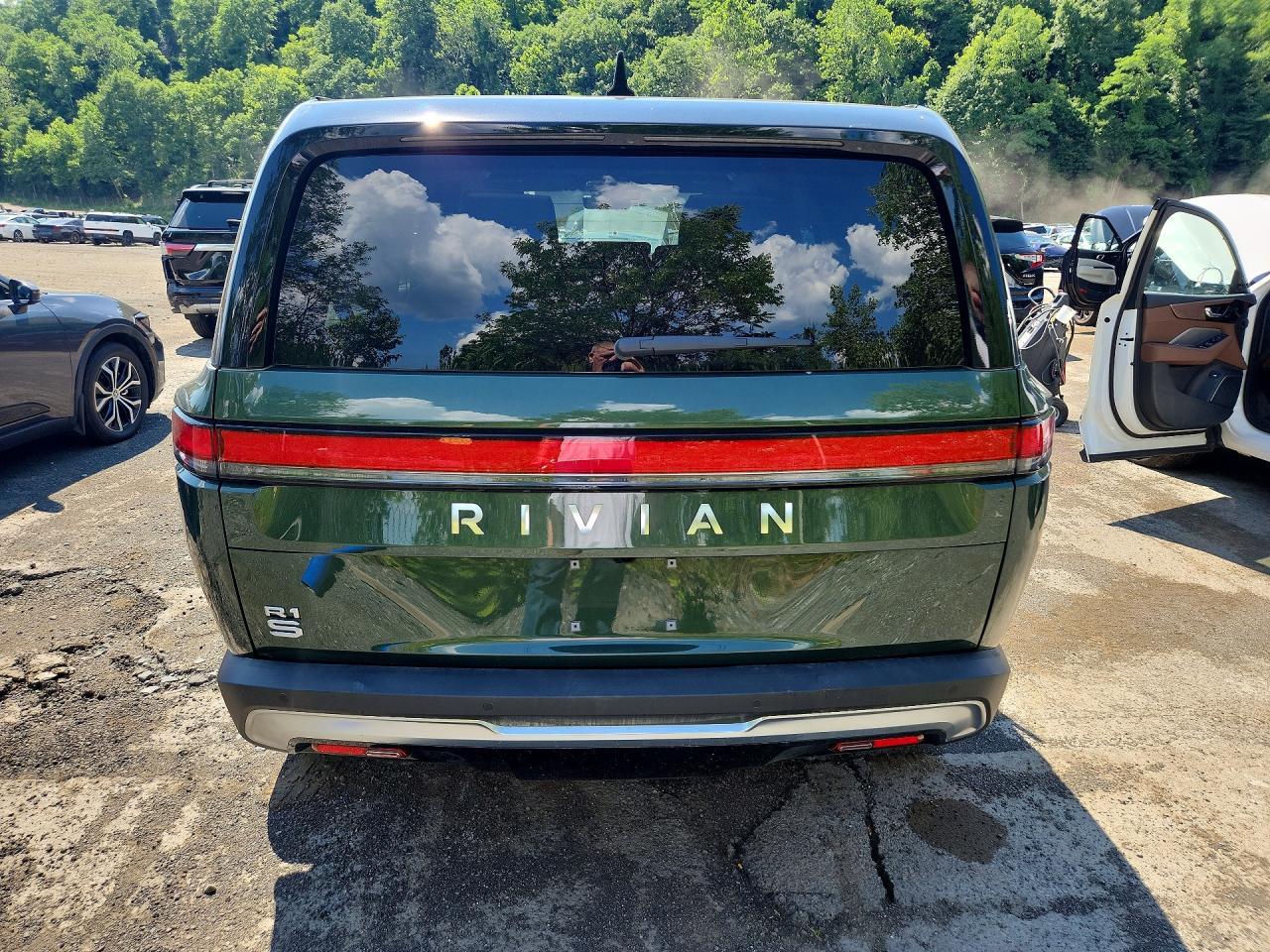 2026 Rivian R1S Adventure - Фото 6