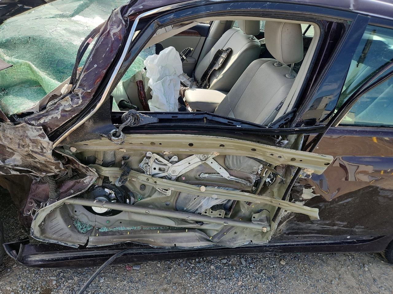 2011 Toyota Avalon Limited - Image 7