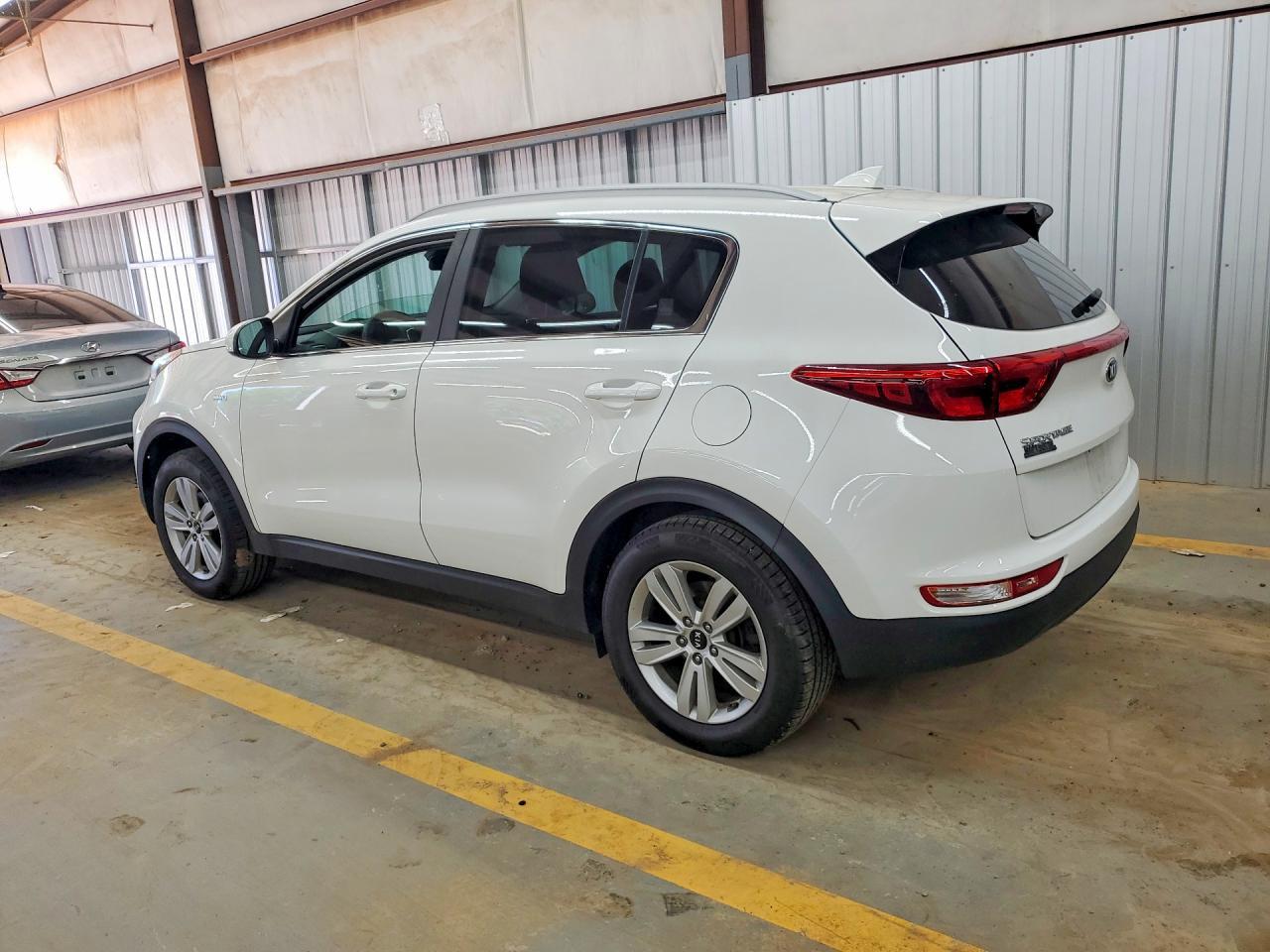 2019 Kia Sportage Lx - Image 2