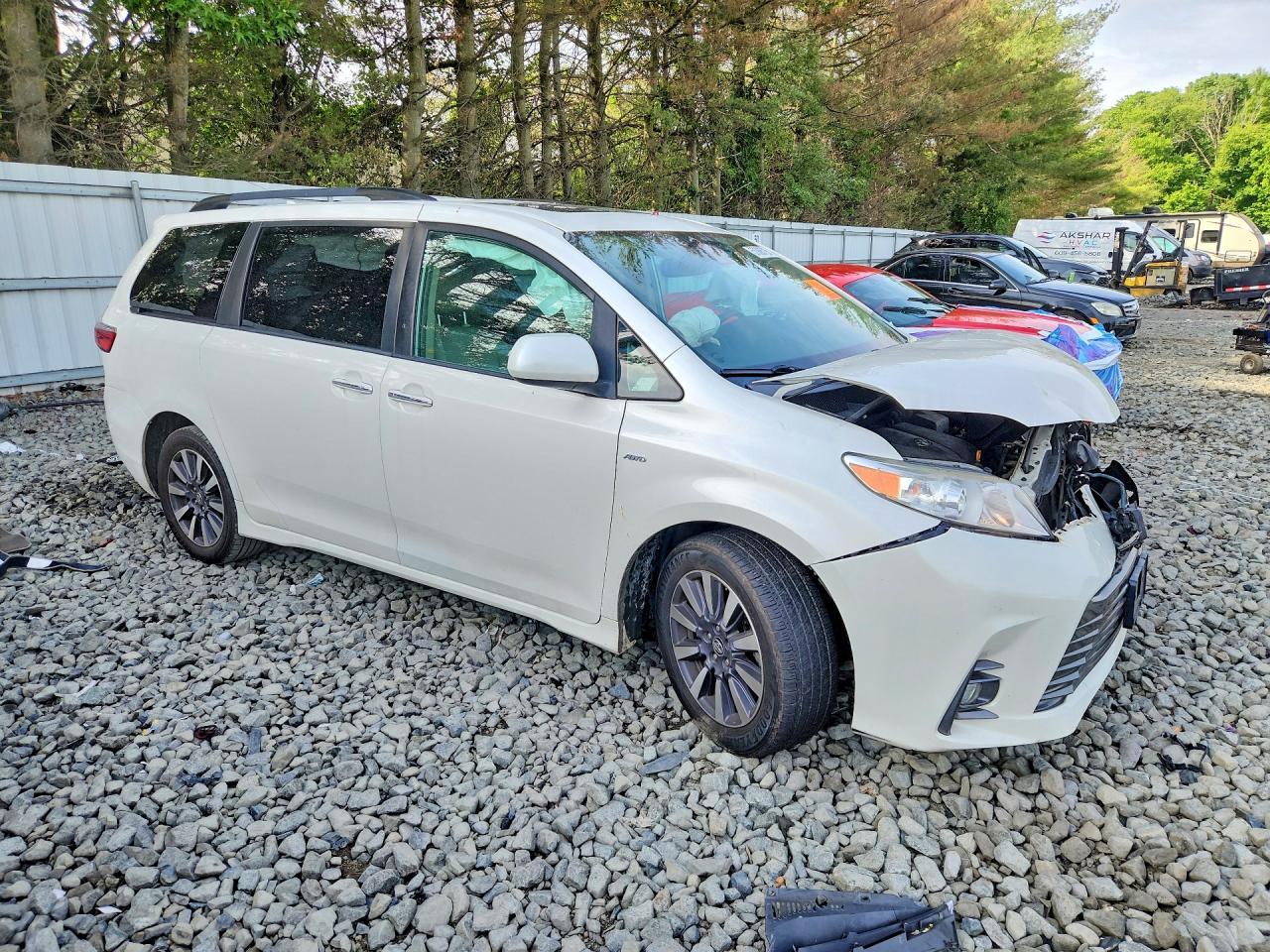 2019 Toyota Sienna Xle 7-Passenger - Image 4