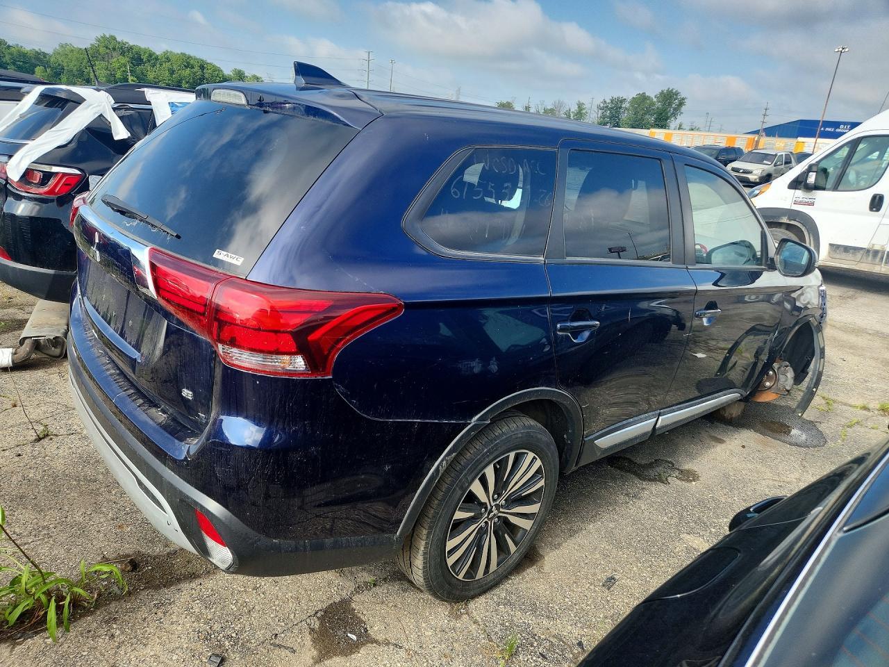 2020 Mitsubishi Outlander Se - Фото 3