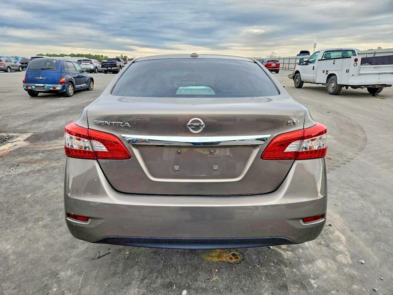 2015 Nissan Sentra S - Фото 6
