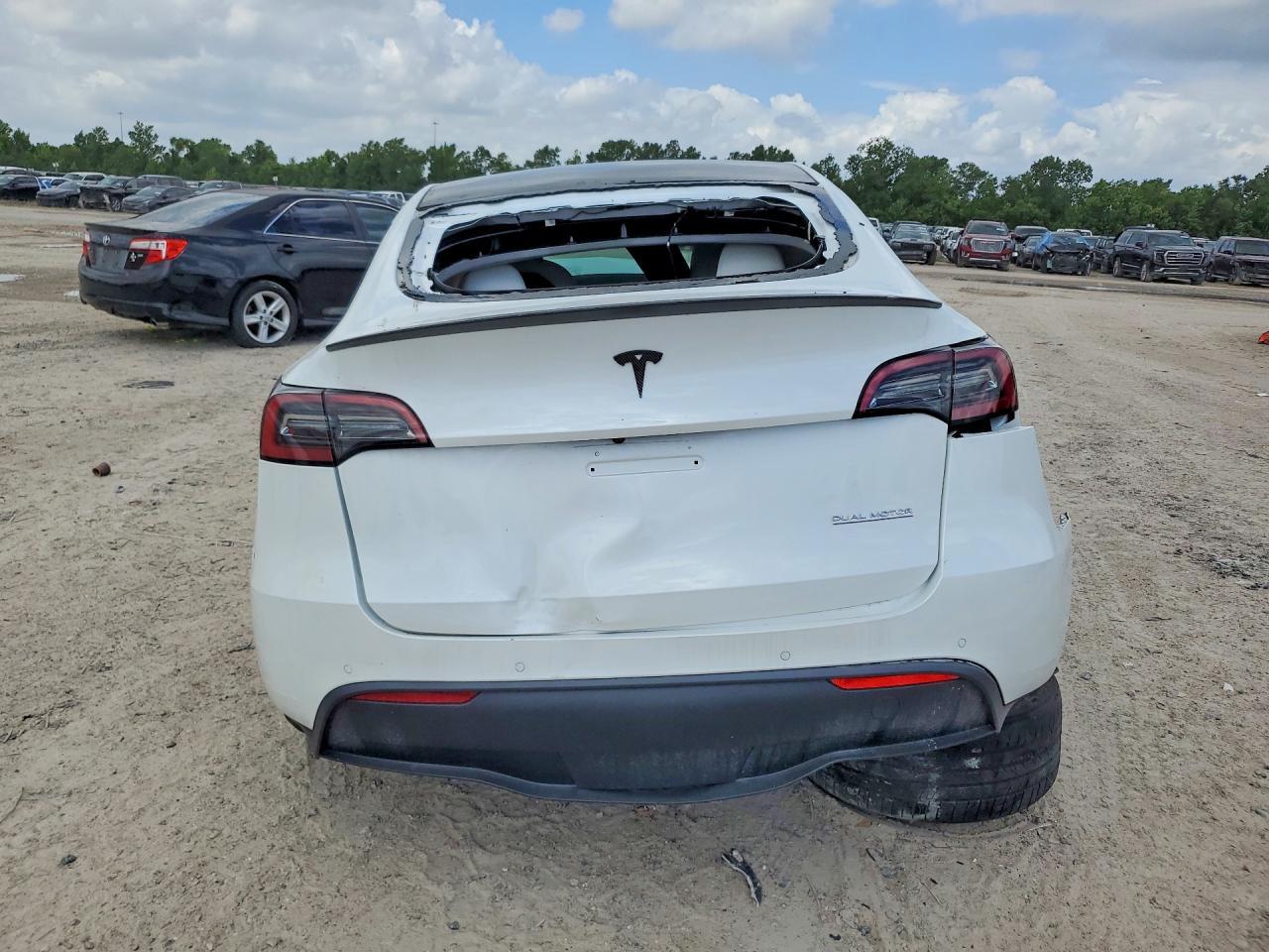 2022 Tesla Model Y - Image 6