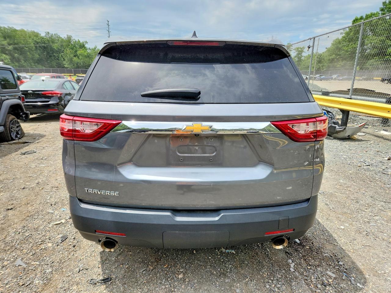 2019 Chevrolet Traverse Ls - Фото 6