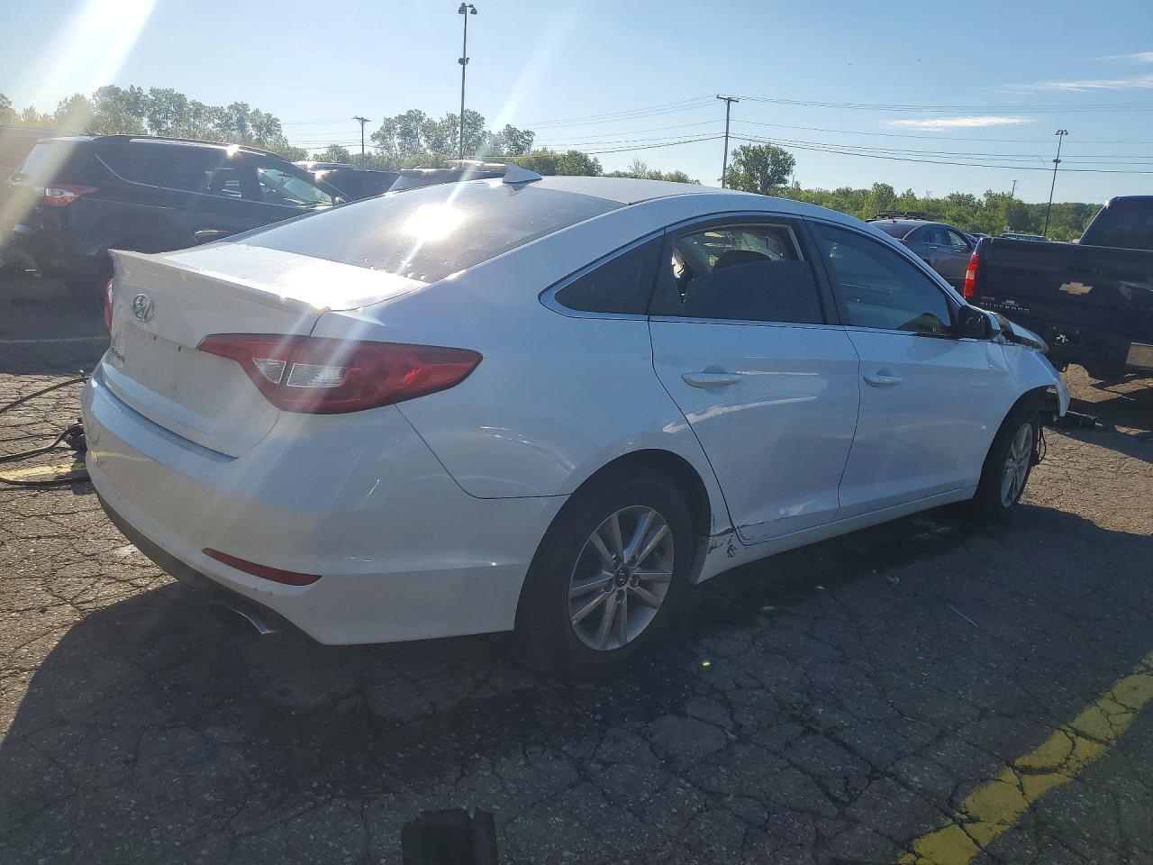 2017 Hyundai Sonata Se - Image 3