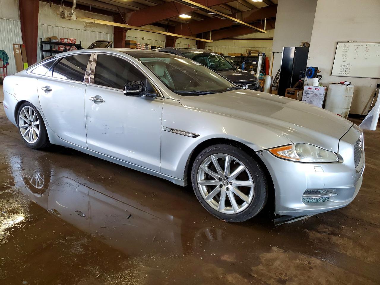 2011 Jaguar Xj - Image 4