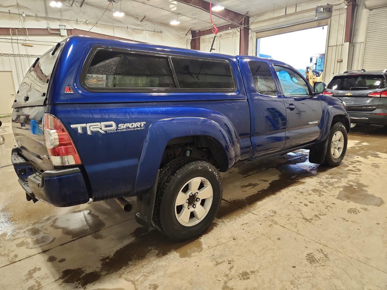 2015 Toyota Tacoma V6 - Image 3