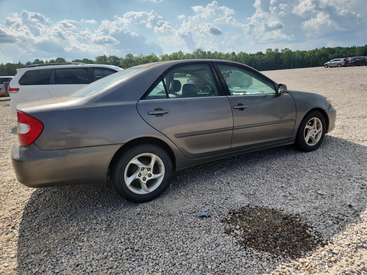 2004 Toyota Camry Le - Image 3