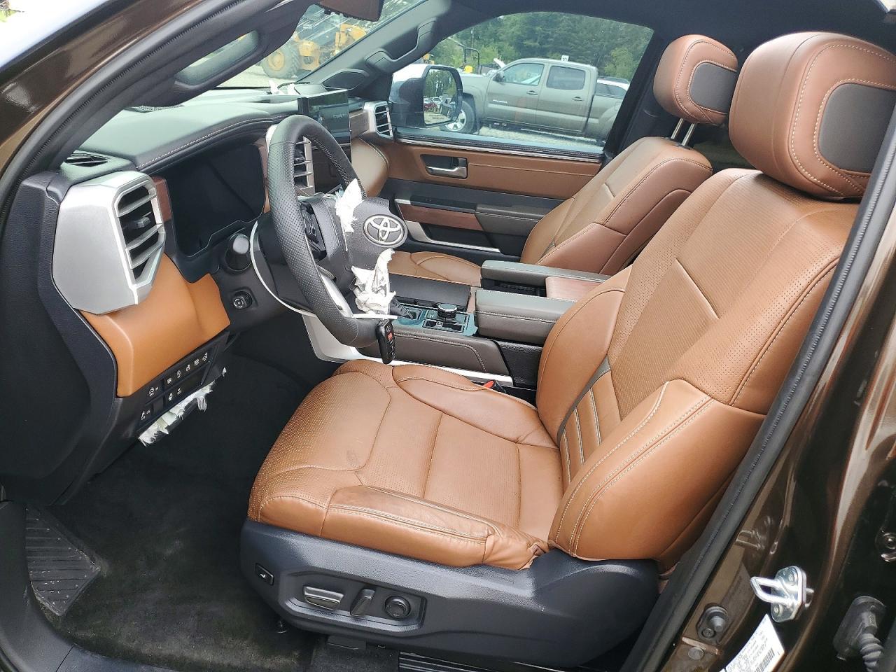 2025 Toyota Tundra 1794 Edition - Image 7