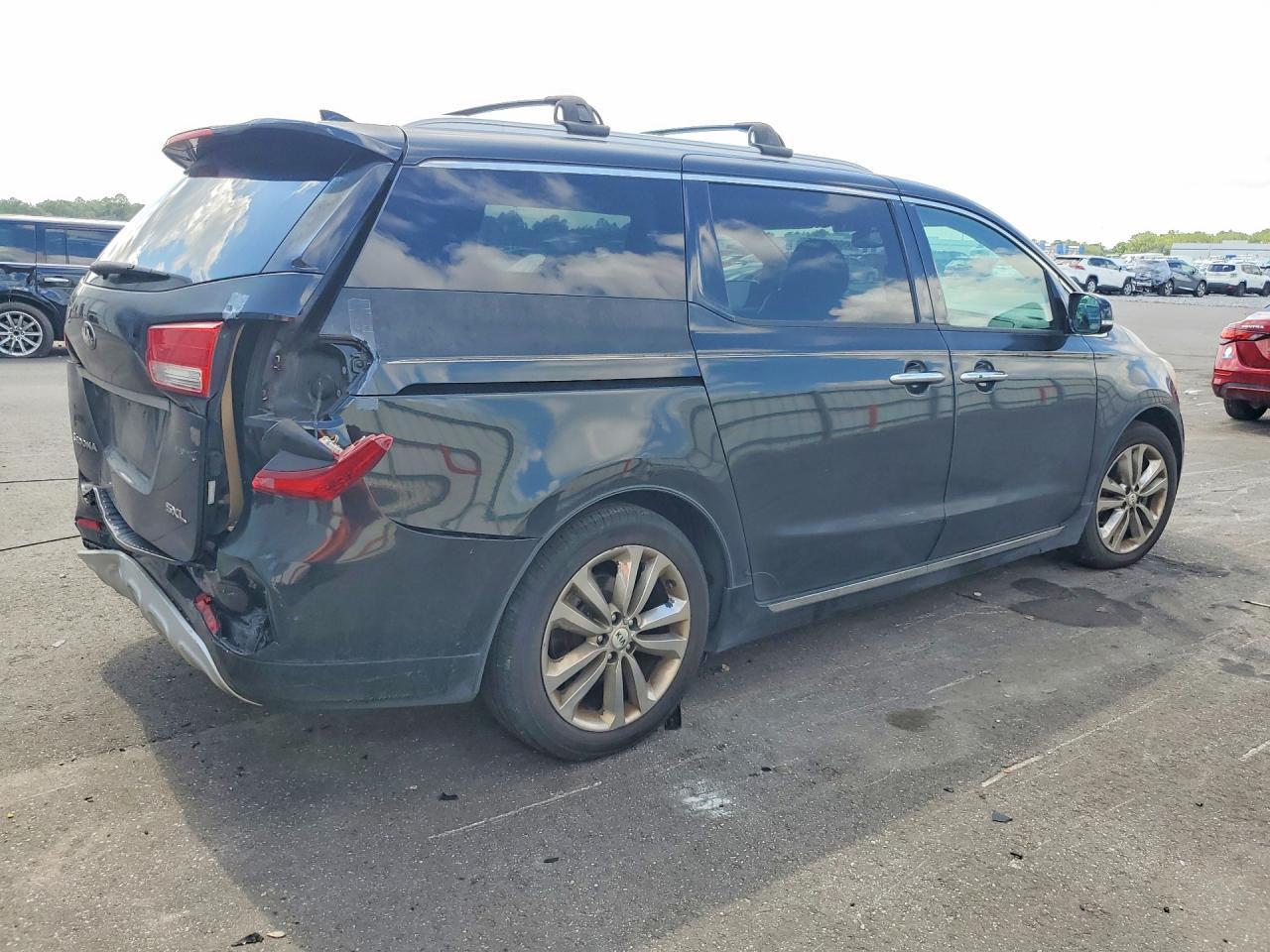 2018 Kia Sedona Sxl - Image 3
