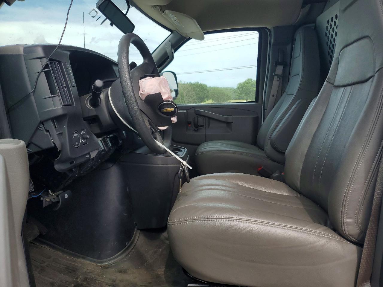 2024 Chevrolet Express G2500 - Фото 7