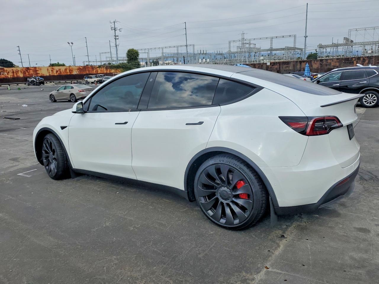 2022 Tesla Model Y - Image 2