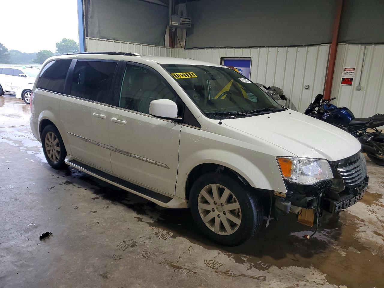 2016 Chrysler Town & Country Touring - Фото 4