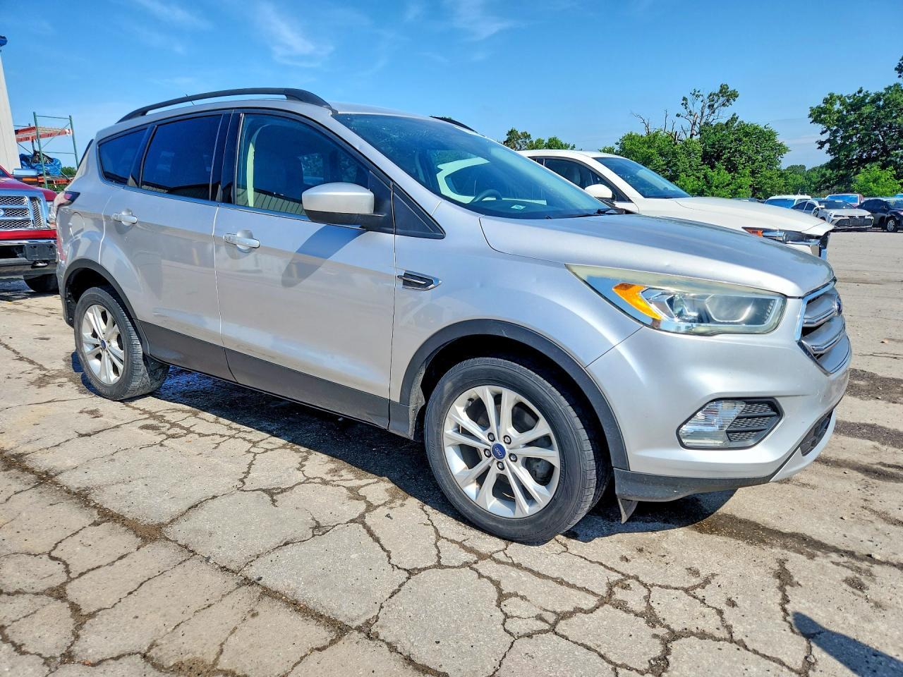 2017 Ford Escape Se - Фото 4