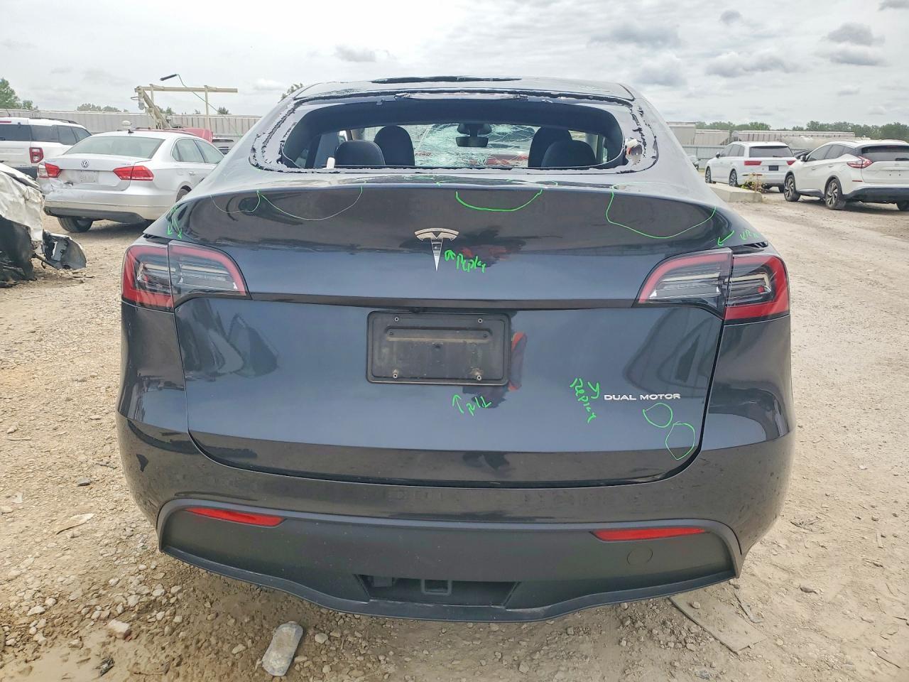 2024 Tesla Model Y - Image 6