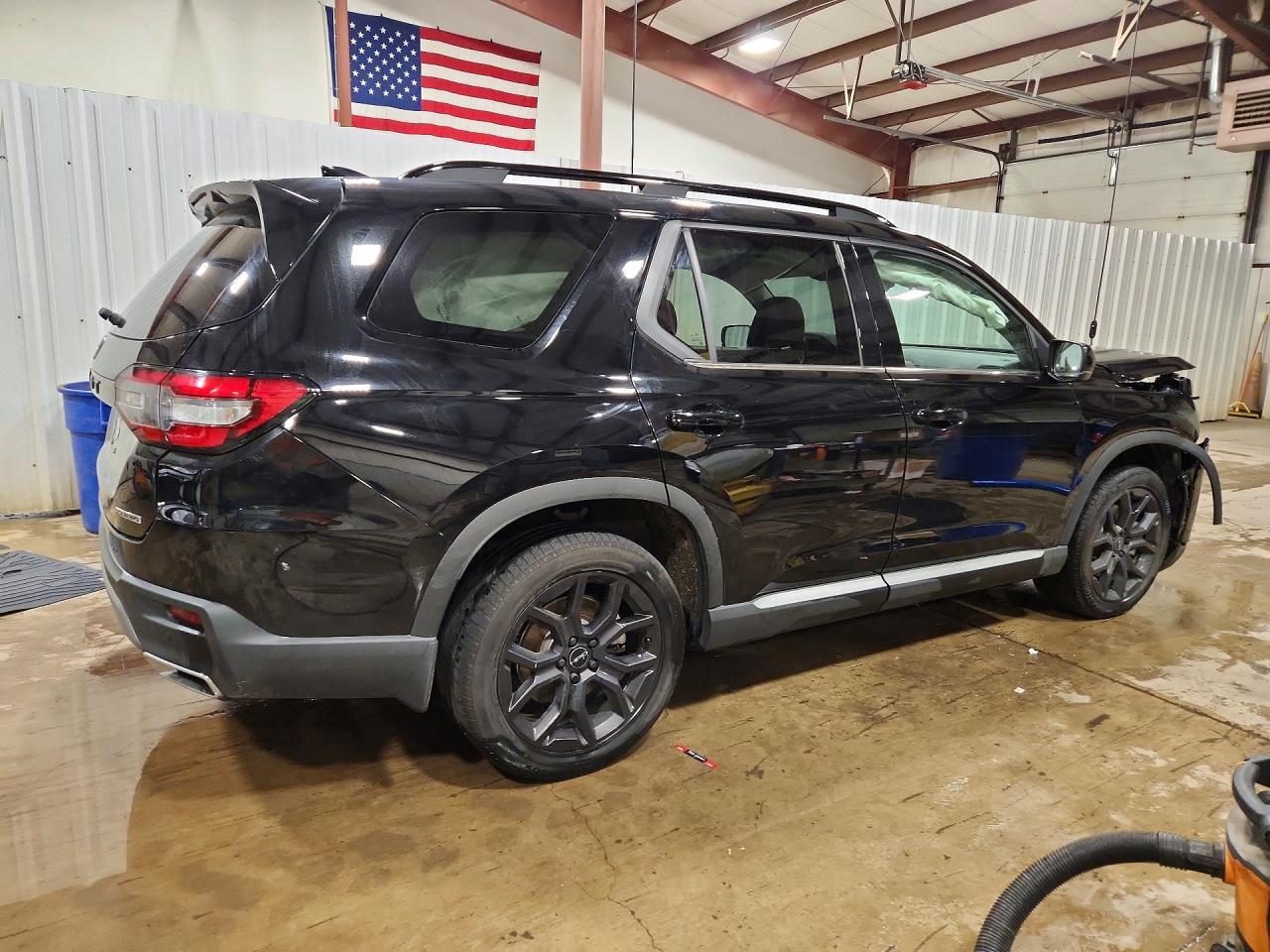 2025 Honda Pilot Touring - Фото 3