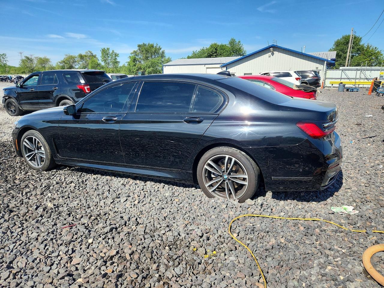 2020 BMW 740 Xi - Фото 2