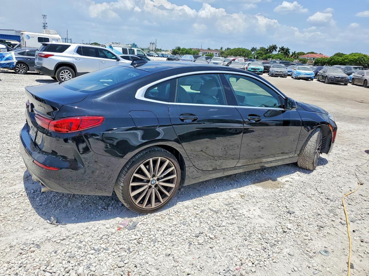 2021 BMW 228I - Фото 3