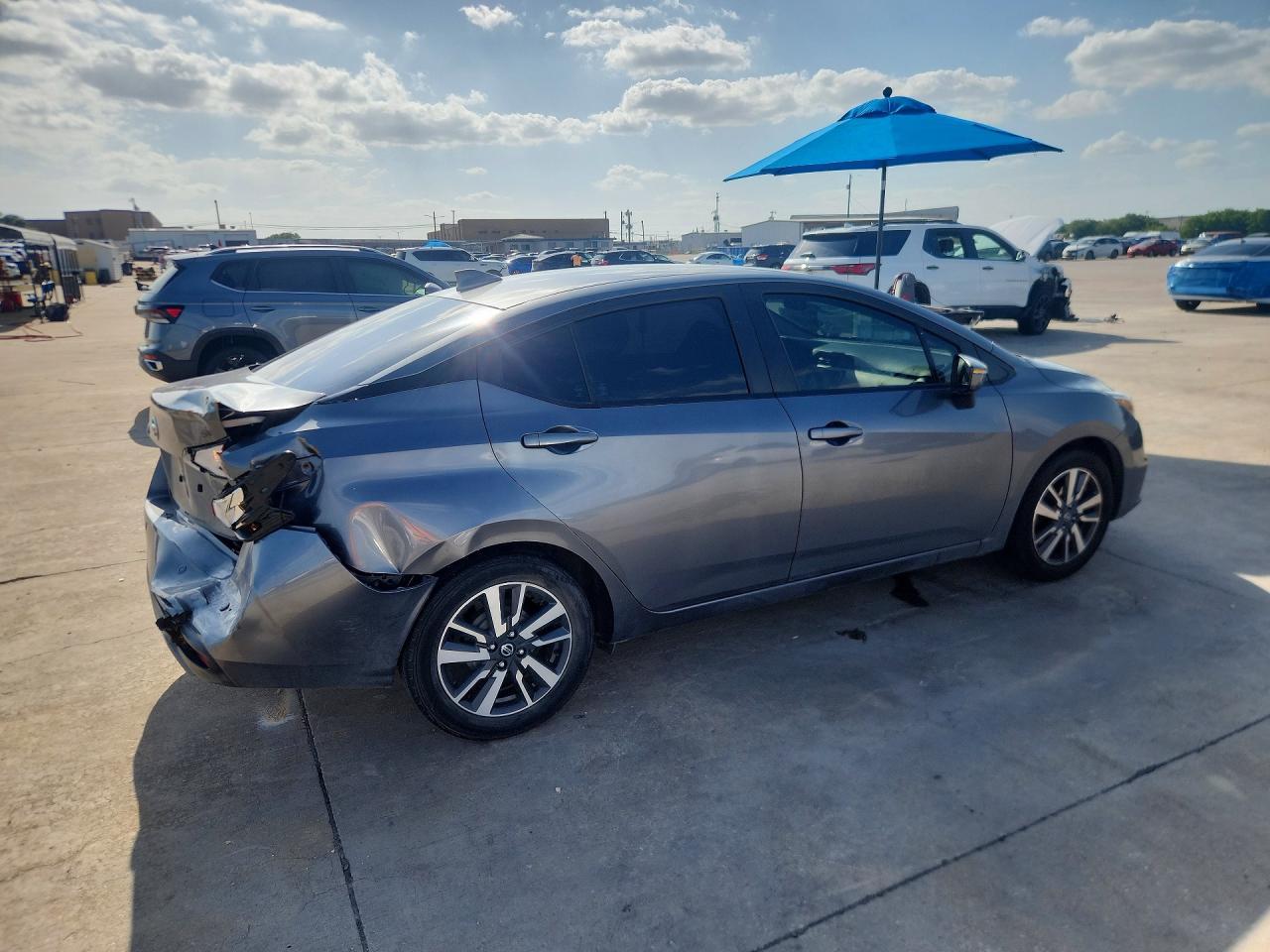 2021 Nissan Versa Sv - Image 3