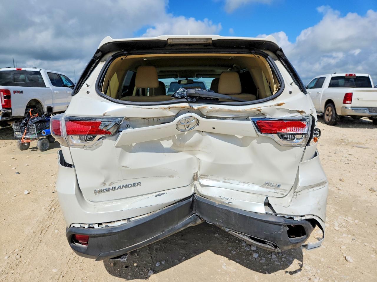 2015 Toyota Highlander - Фото 6