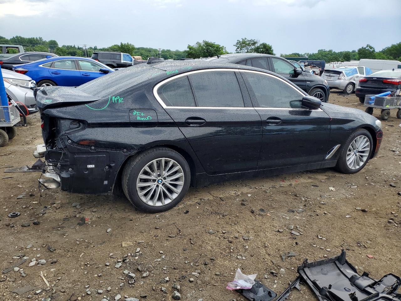 2021 BMW 530 Xi - Фото 3