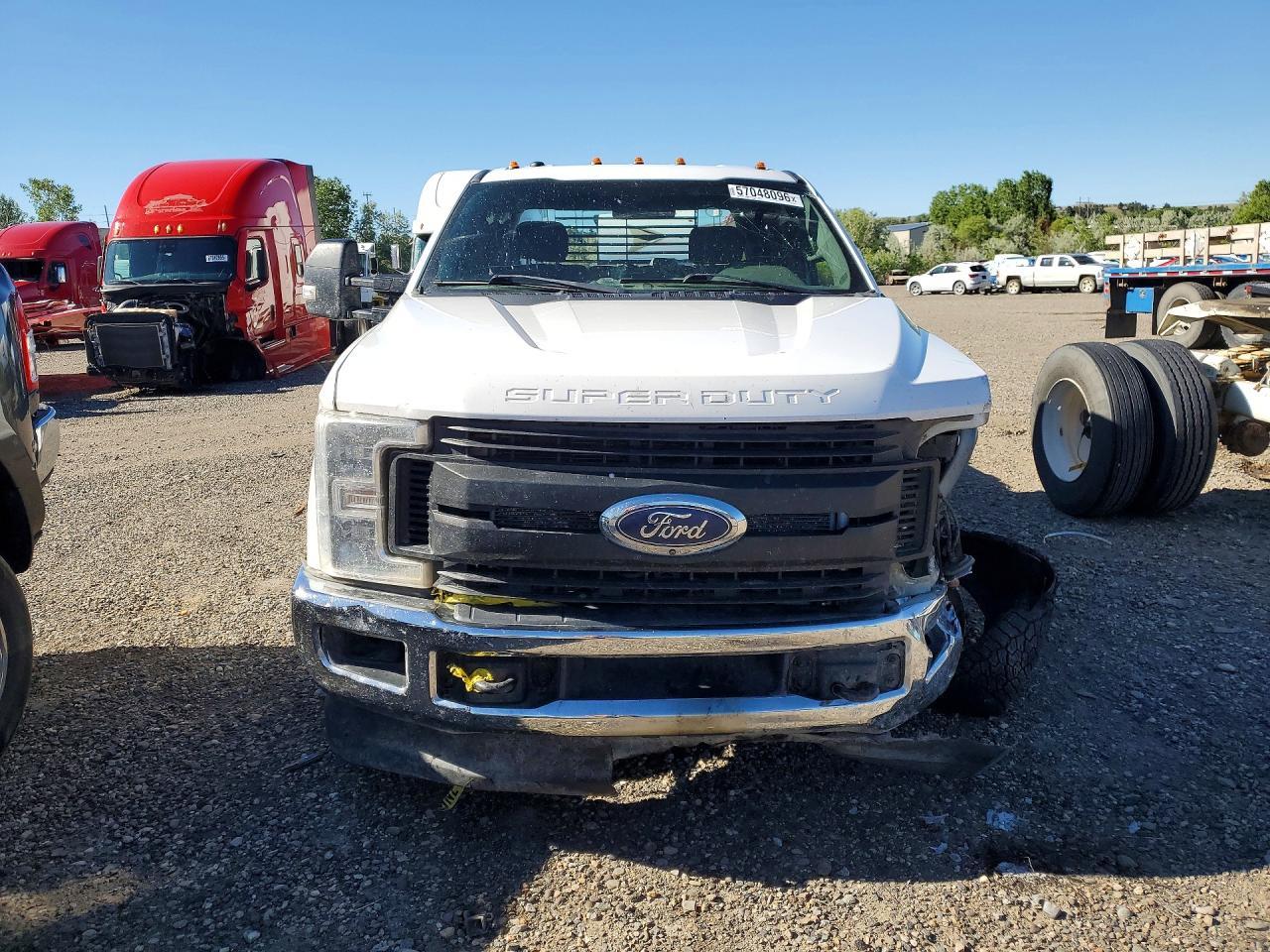 2019 Ford F350 Super Duty - Фото 5