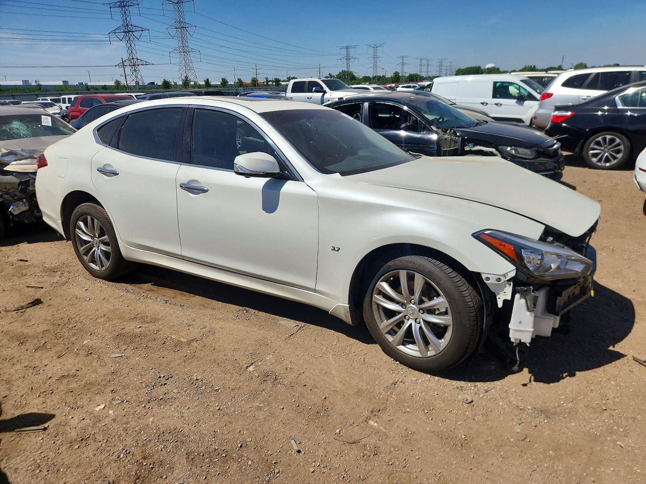 2019 Infiniti Q70 3.7 Luxe - Фото 4