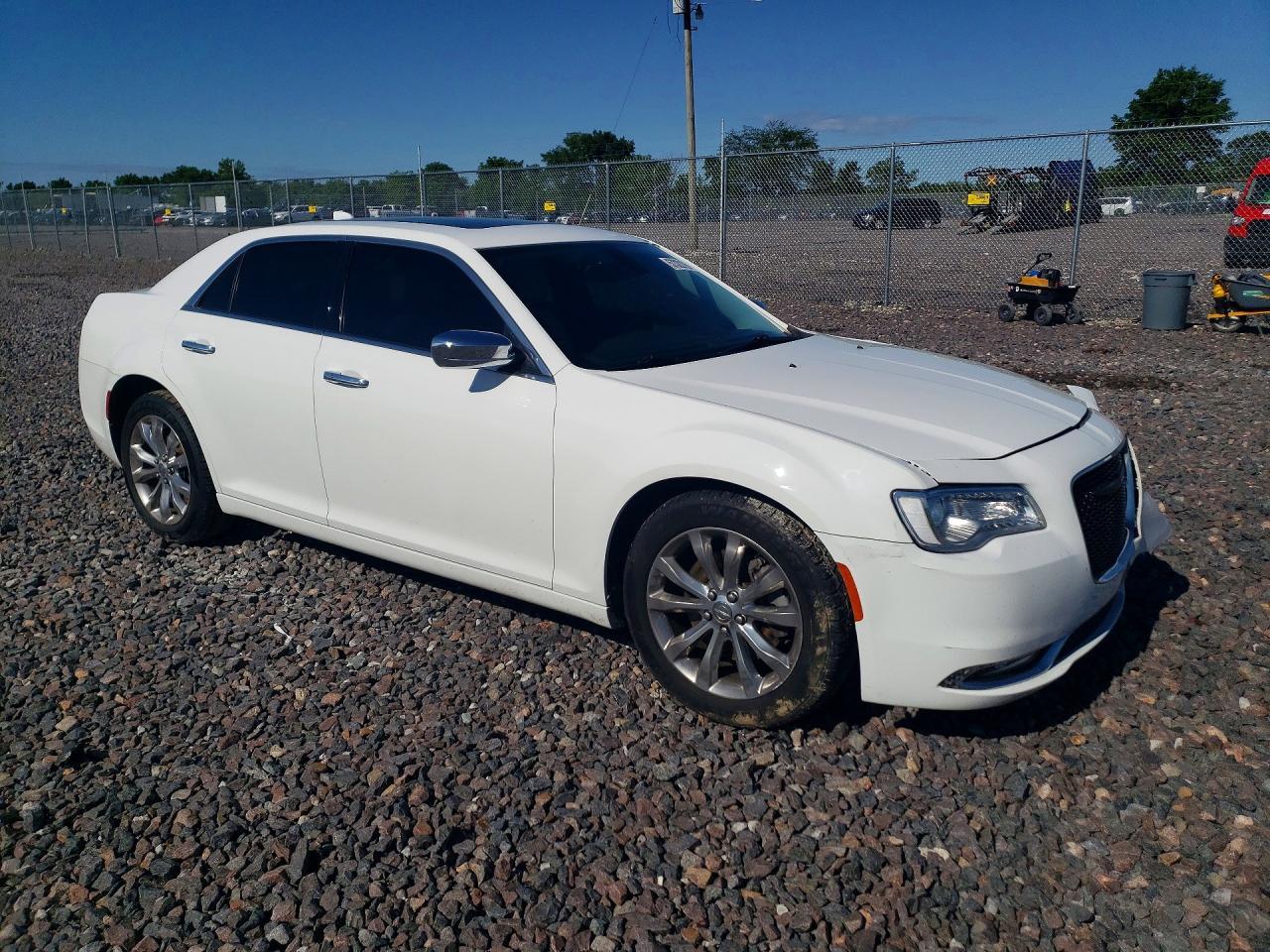 2016 Chrysler 300C - Фото 4