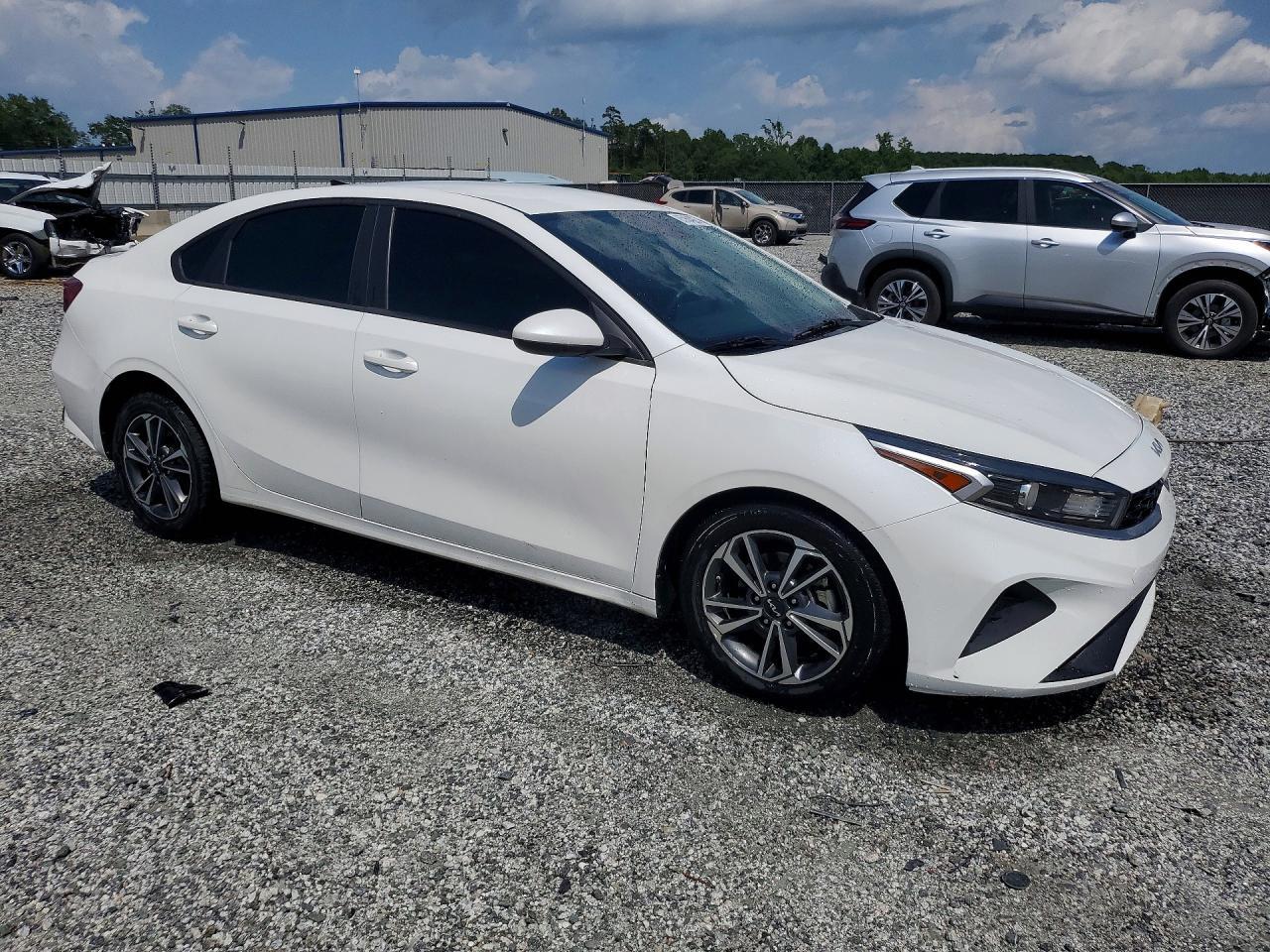 2023 Kia Forte Lxs - Фото 4