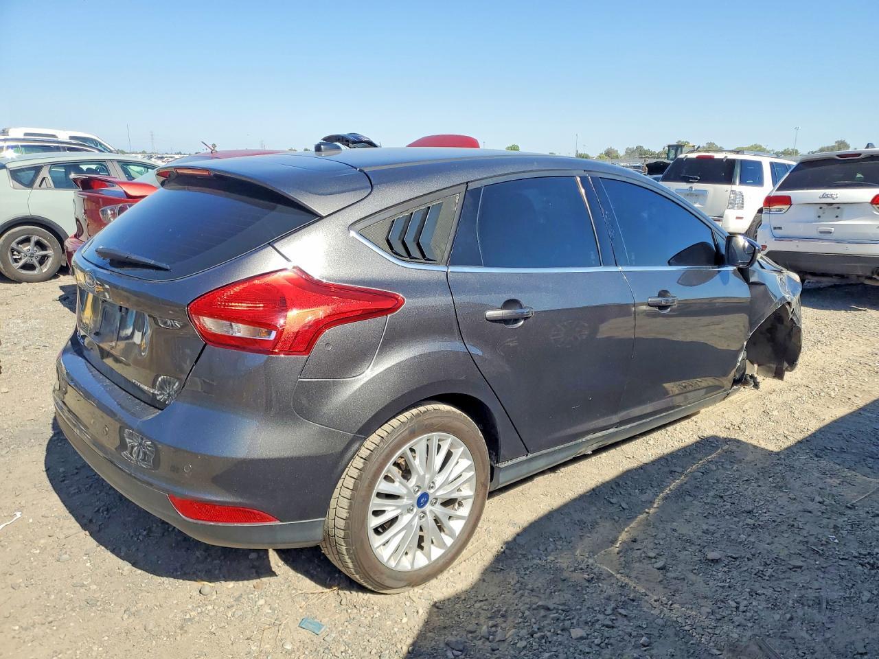 2017 Ford Focus Titanium - Фото 3