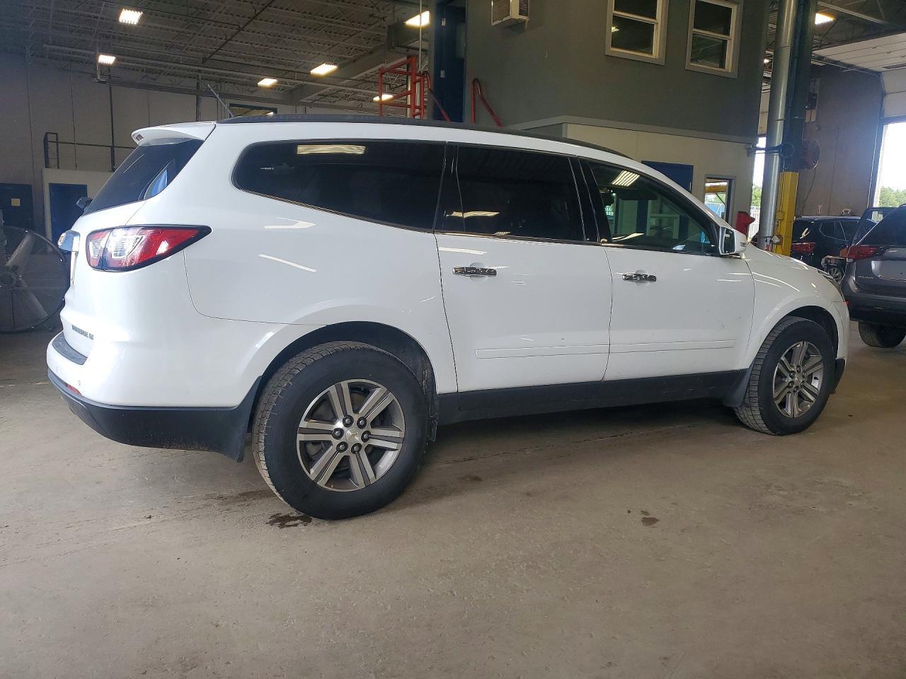 2016 Chevrolet Traverse Lt - Image 3