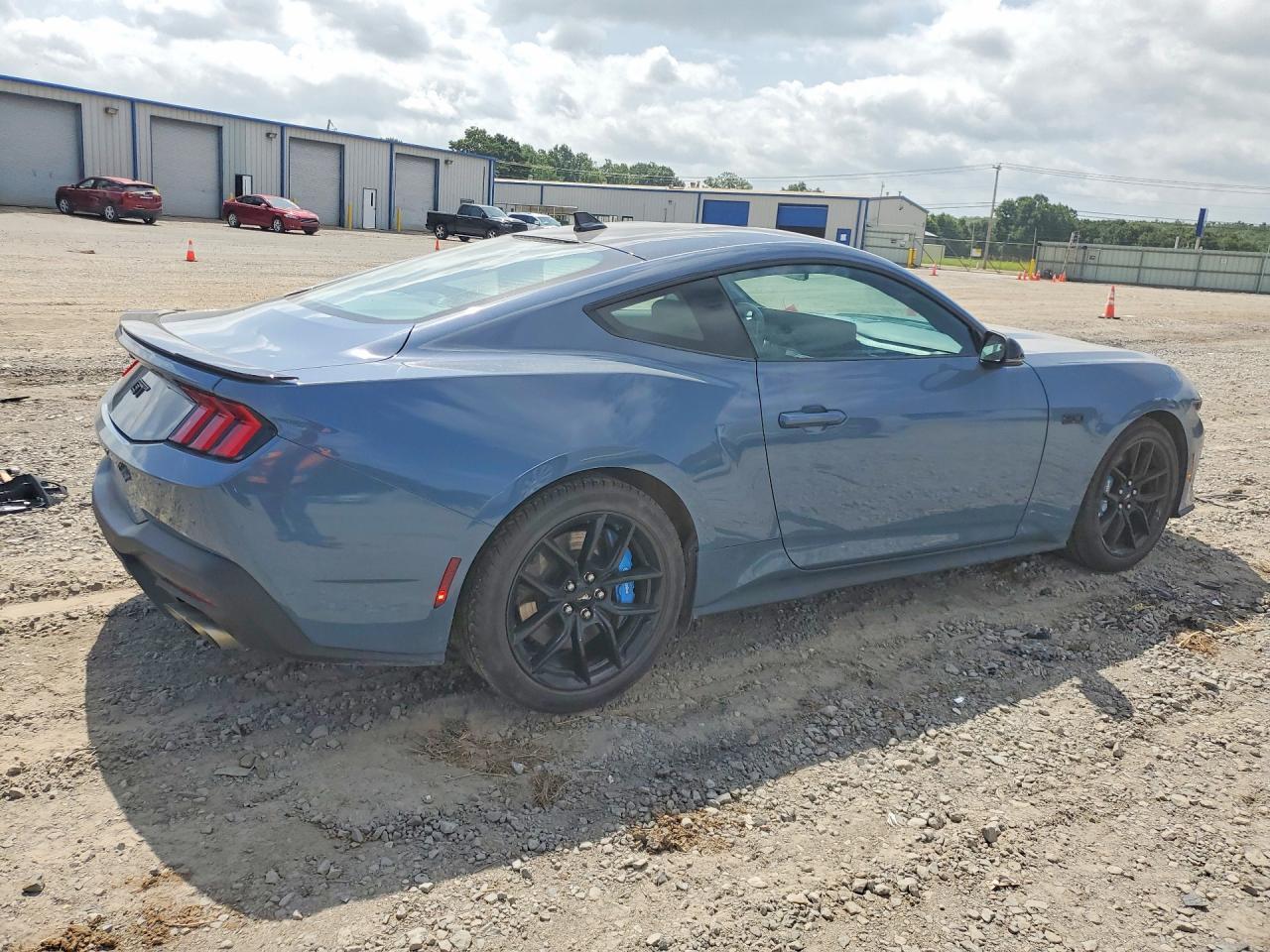 2024 Ford Mustang Gt - Фото 3