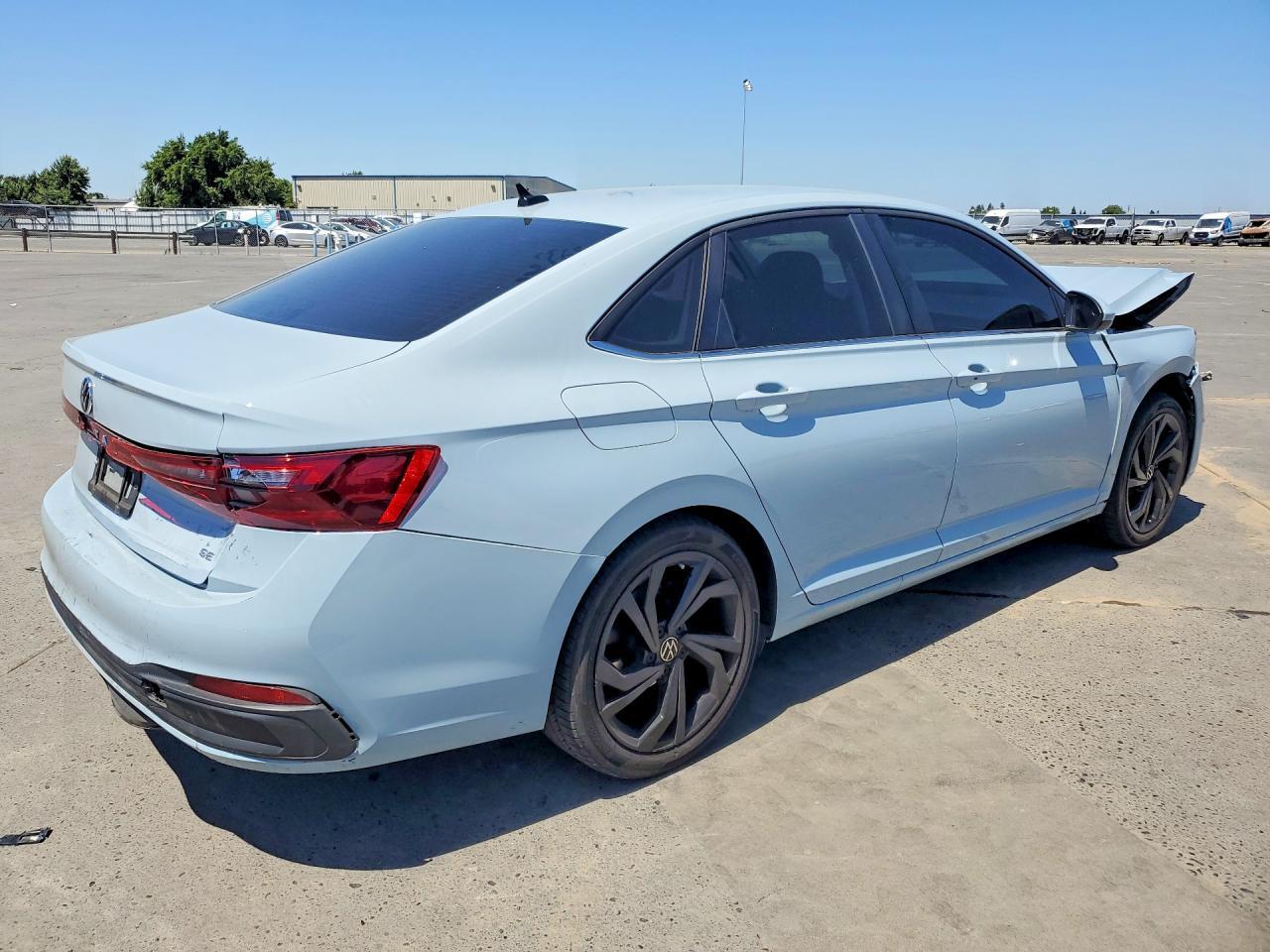 2025 Volkswagen Jetta Se - Фото 3