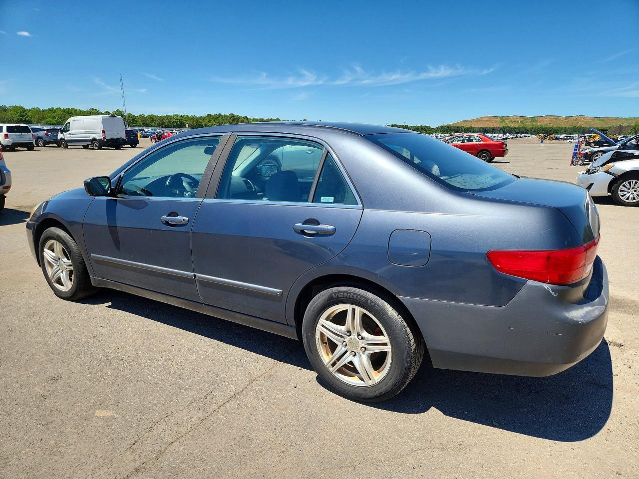 2005 Honda Accord - Фото 2