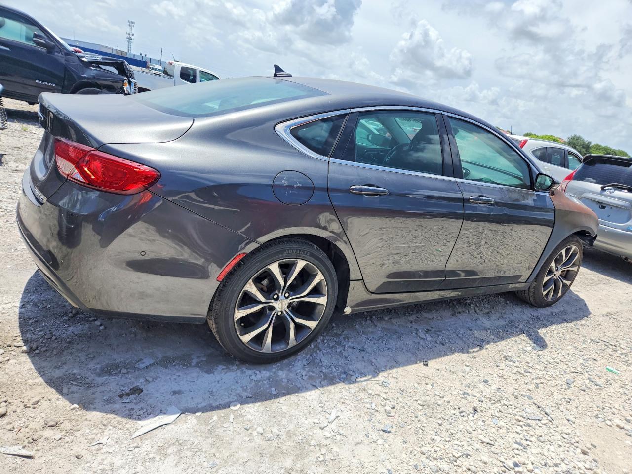 2015 Chrysler 200 Limited - Image 3