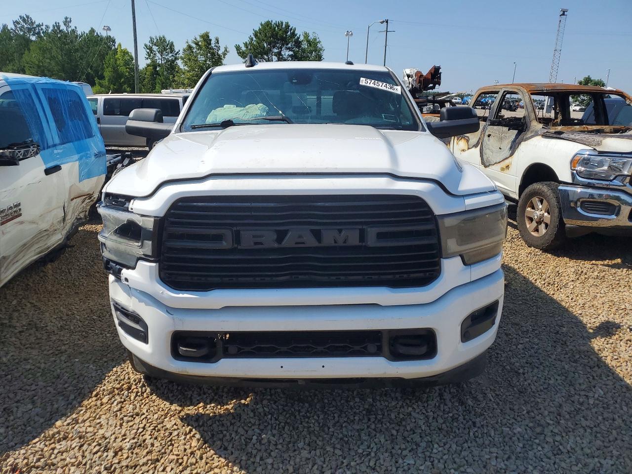 2022 Ram 3500 Laramie - Фото 5
